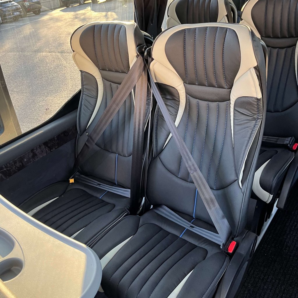 autocar-29-places-3